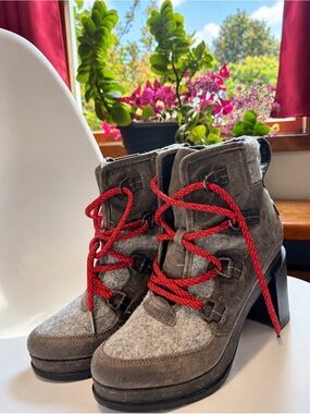 Sorel Gray Suede & Wool Lace-Up Ankle Boots with Red Laces